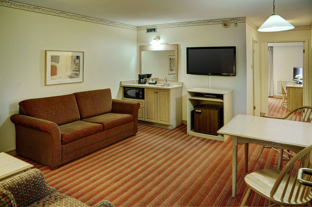 Quality Inn & Suites Bathurst Extérieur photo