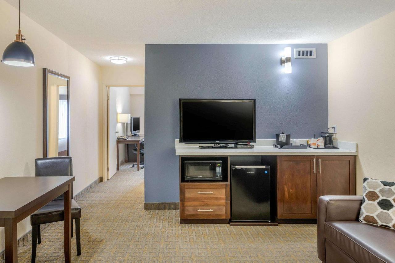 Quality Inn & Suites Bathurst Extérieur photo