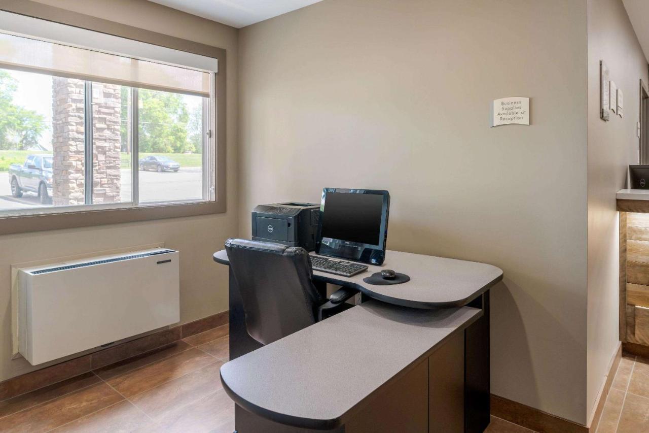 Quality Inn & Suites Bathurst Extérieur photo