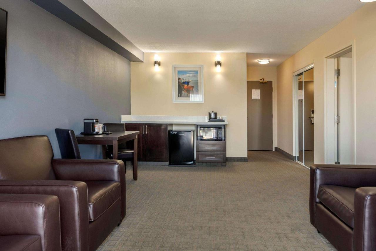 Quality Inn & Suites Bathurst Extérieur photo
