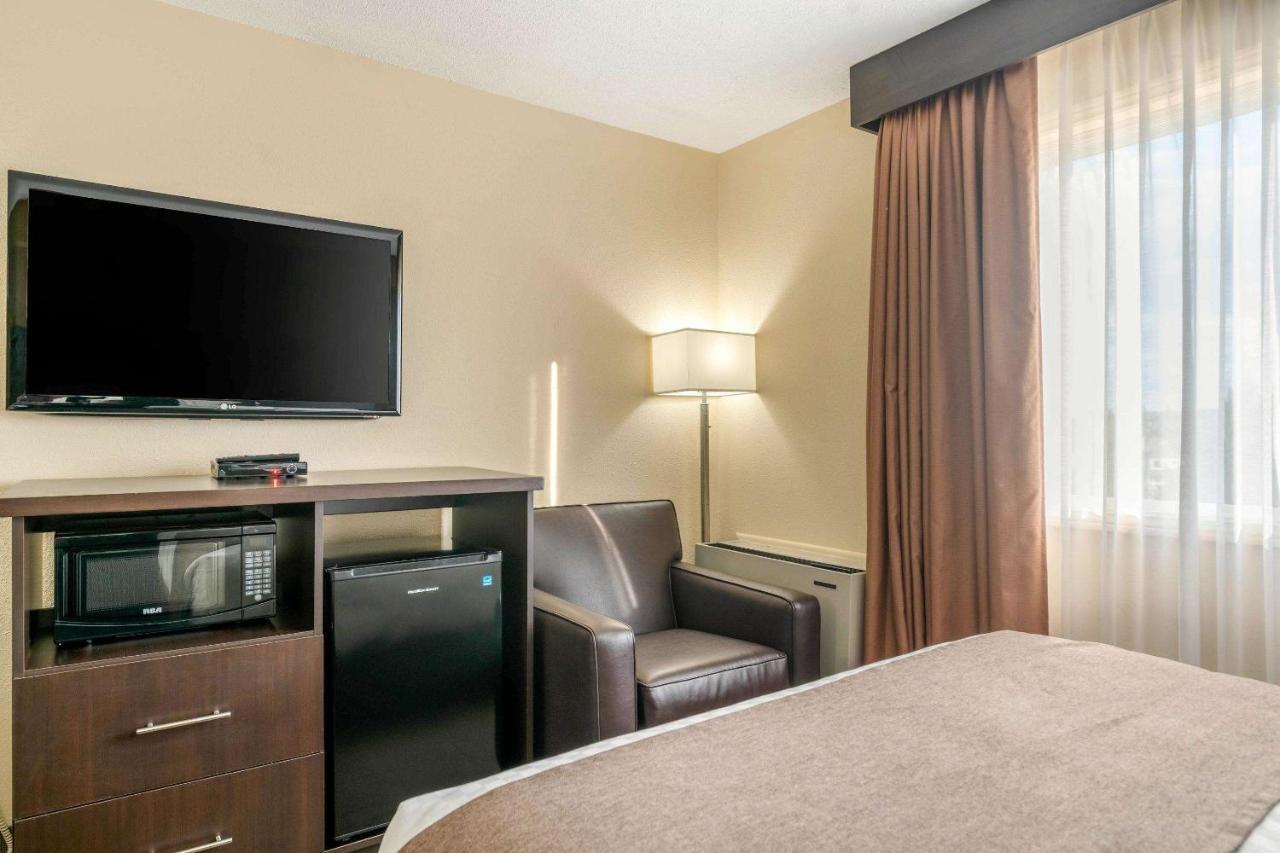 Quality Inn & Suites Bathurst Extérieur photo